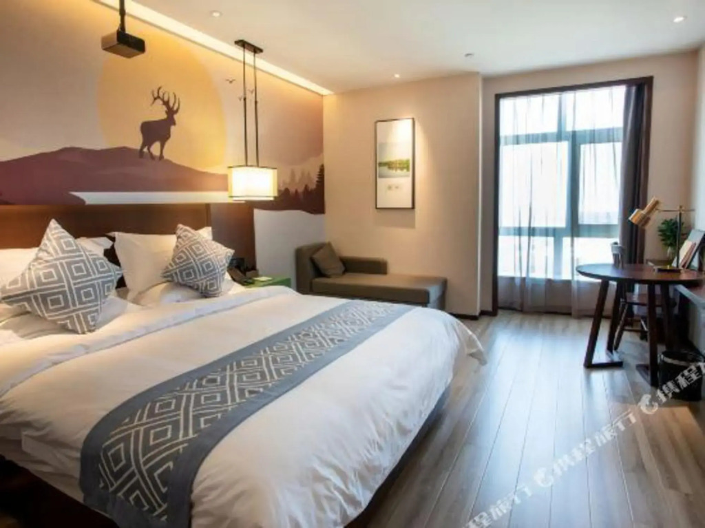Gemei Hotel (Chunhui Road, Suncun, Jinan)