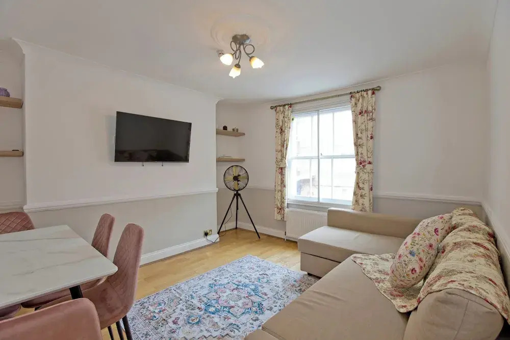Imperial Horseferry Road Apartment