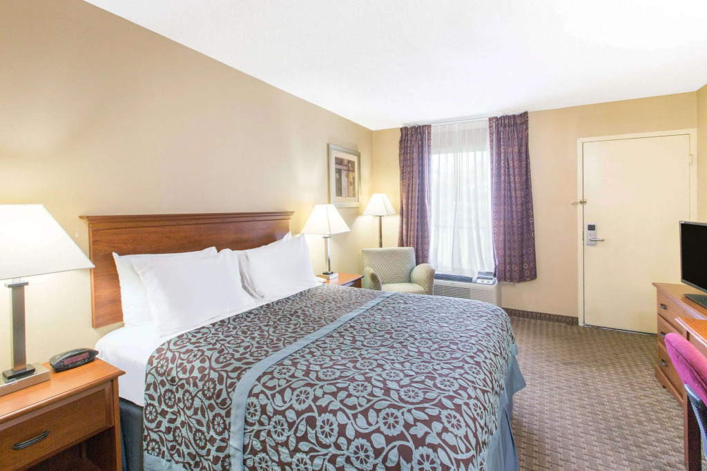Days Inn by Wyndham Ripley