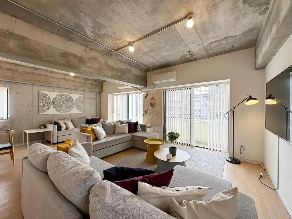 Modern Spacious Apartment Beside Peace Park 10 ppl