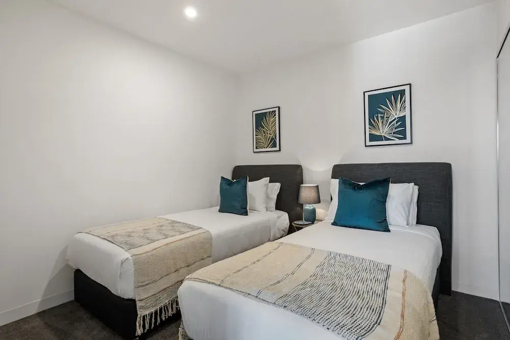 Executive 2-bed With Stadium View, Great Amenities