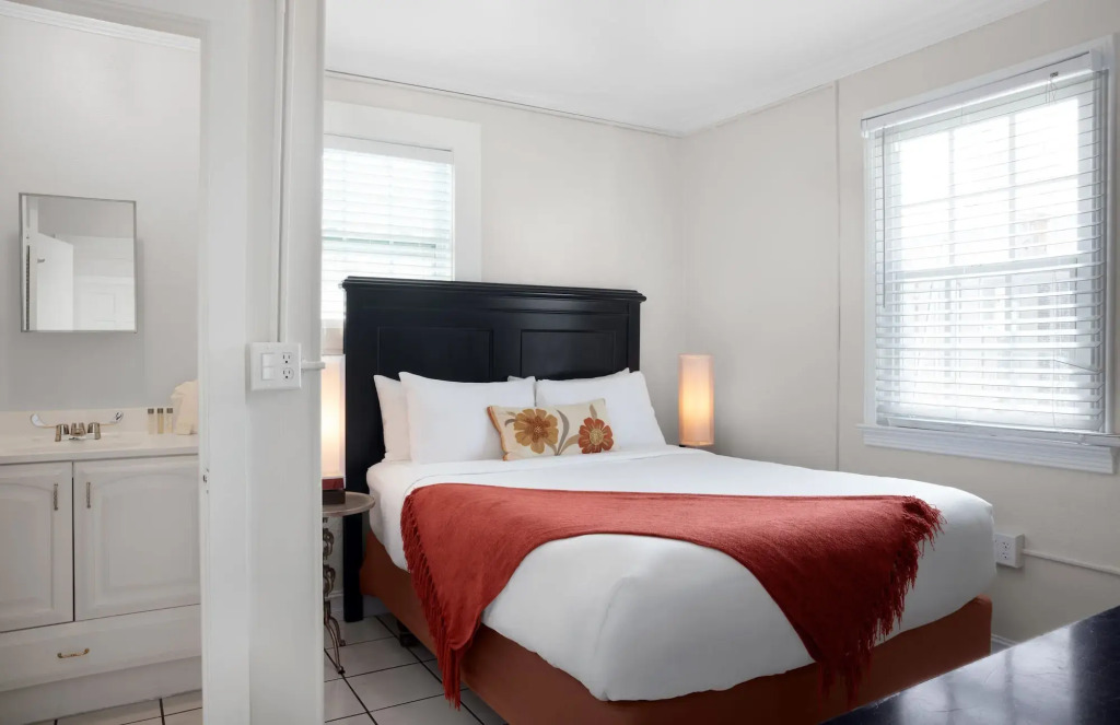 Southwinds Motel