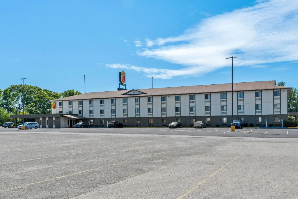 Super 8 by Wyndham Terre Haute