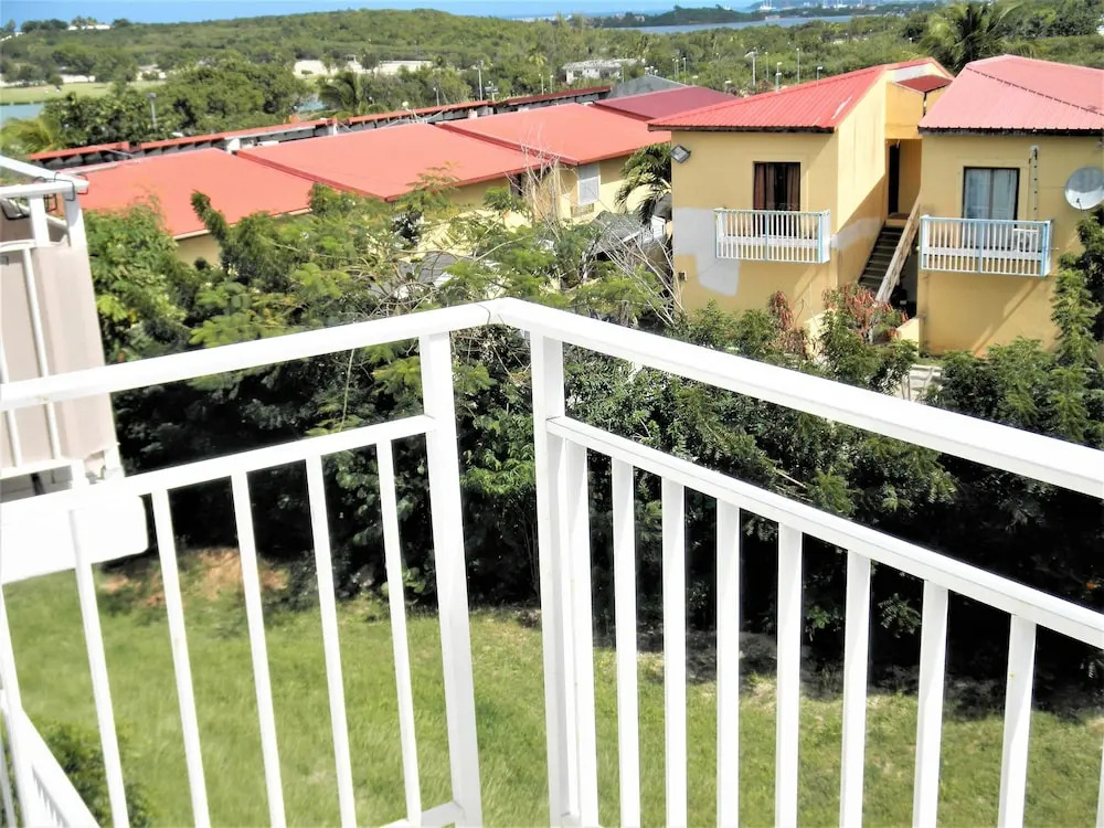 Myriam and Frank Residence