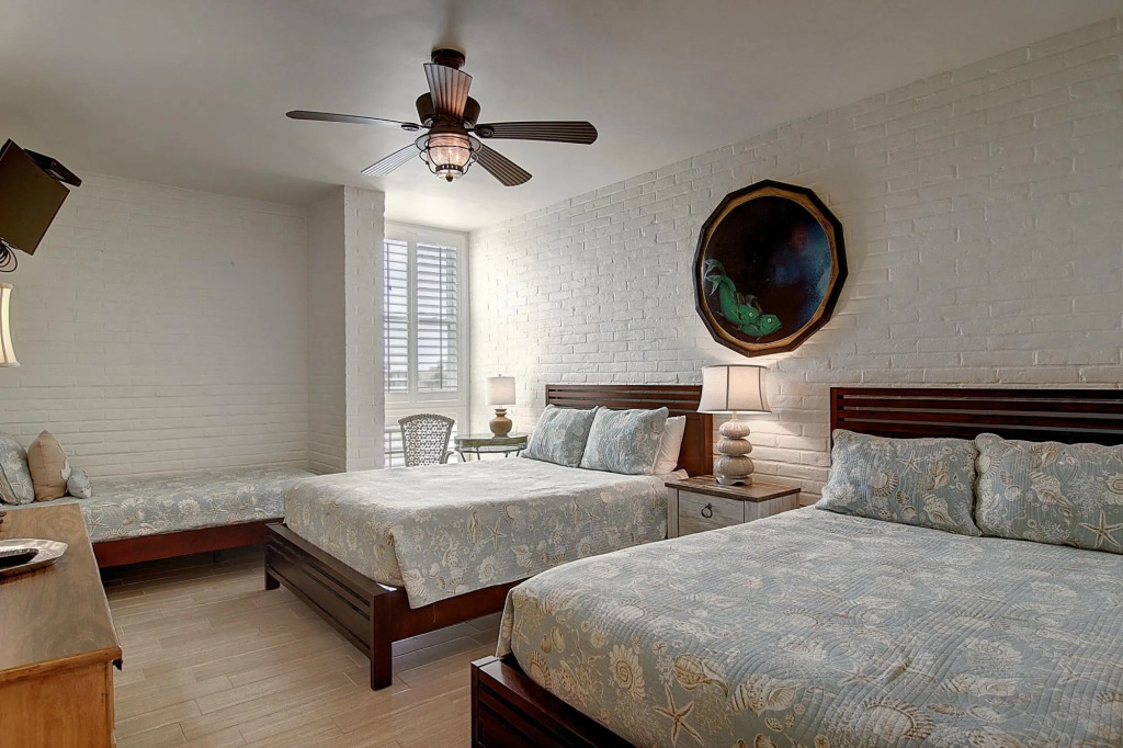 Channelview 205
