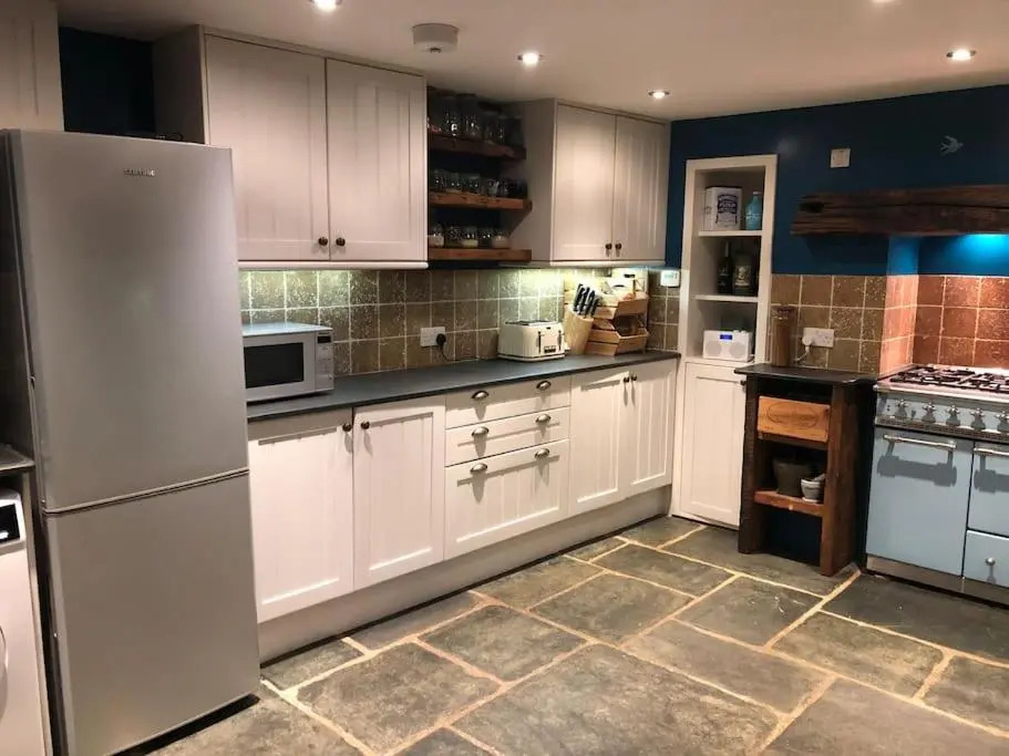 Spacious 4-bed House in Lynton