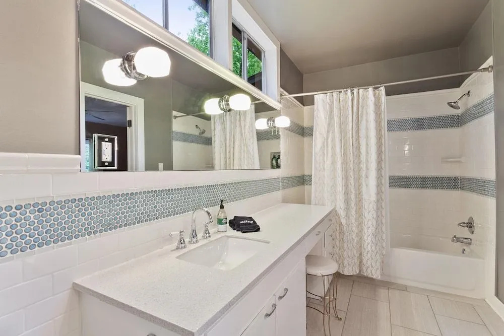 Holly House - Half Mile from Greenway Trail - Near U of A