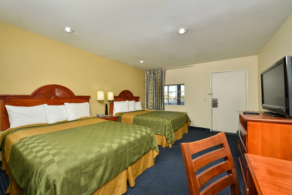 Crown Motel