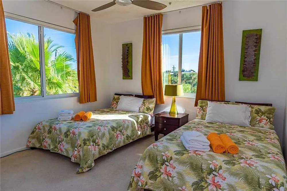 Island Paradise by AMI Locals
