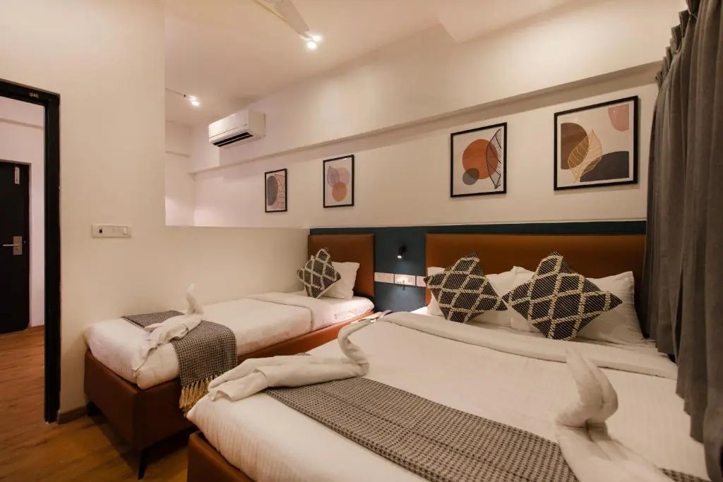 Convastay Prestige- Near Apollo Hospital & US Consulate