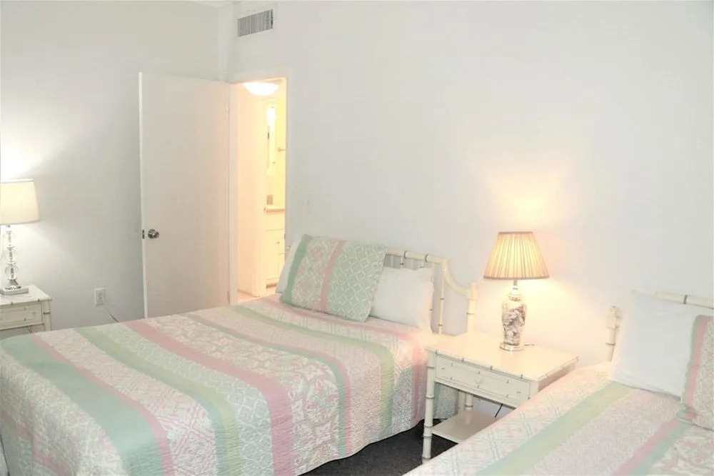 Jamaica Royale T22 - 2 Br Condo
