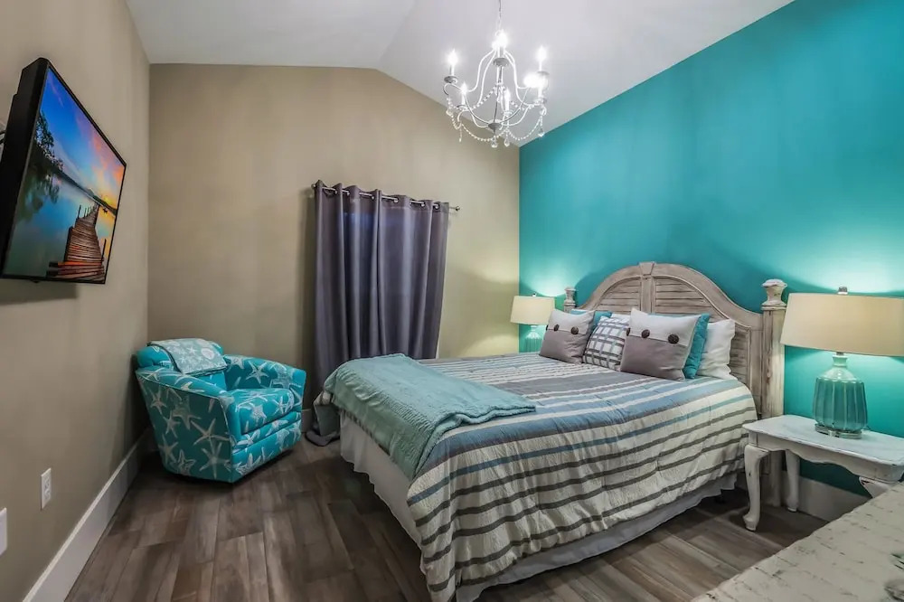 Southern Exposure Apartment 5