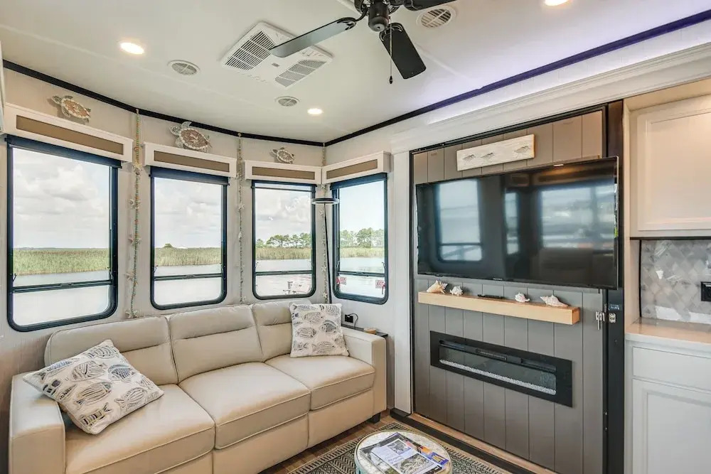 Pools, Boat Ramp & More: Cottage in Virginia Beach