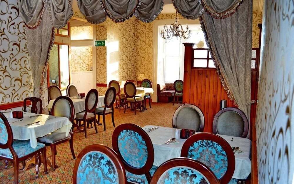 Tayview Hotel
