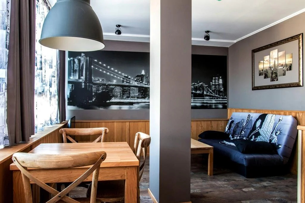 City Hotel