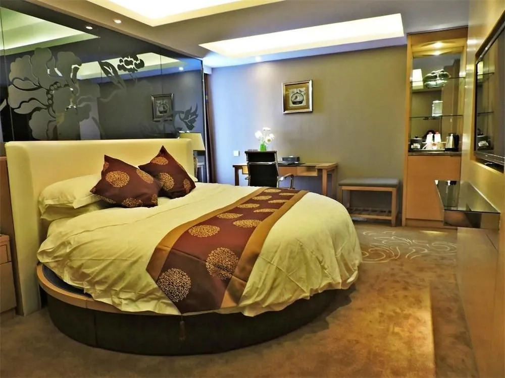 Four Seasons Huating Hotel