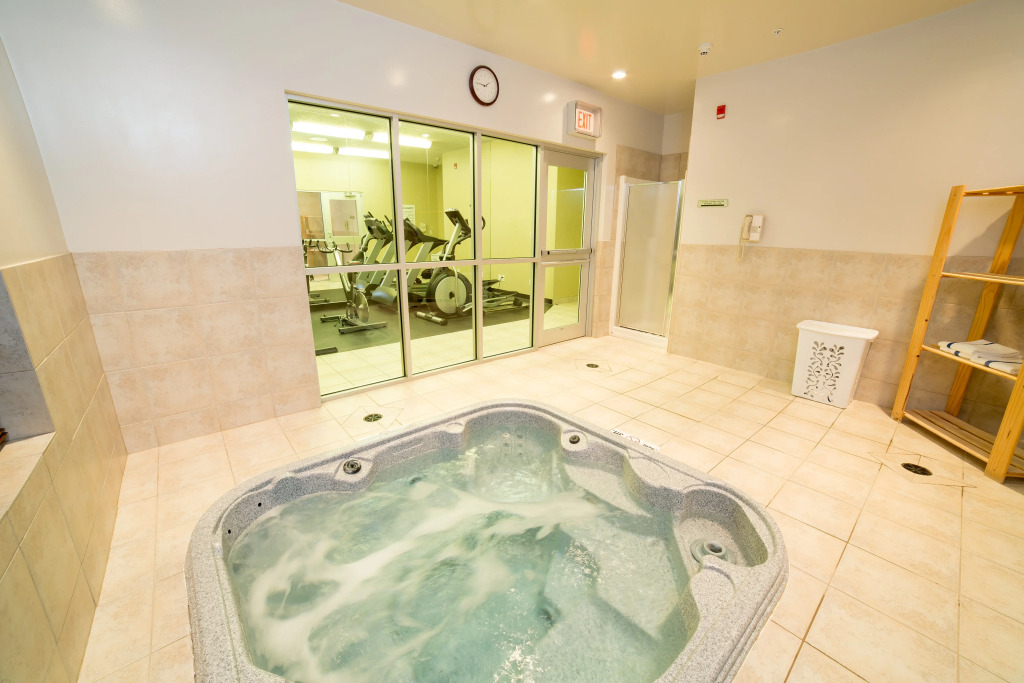 Holiday Inn Express & Suites Drayton Valley by IHG