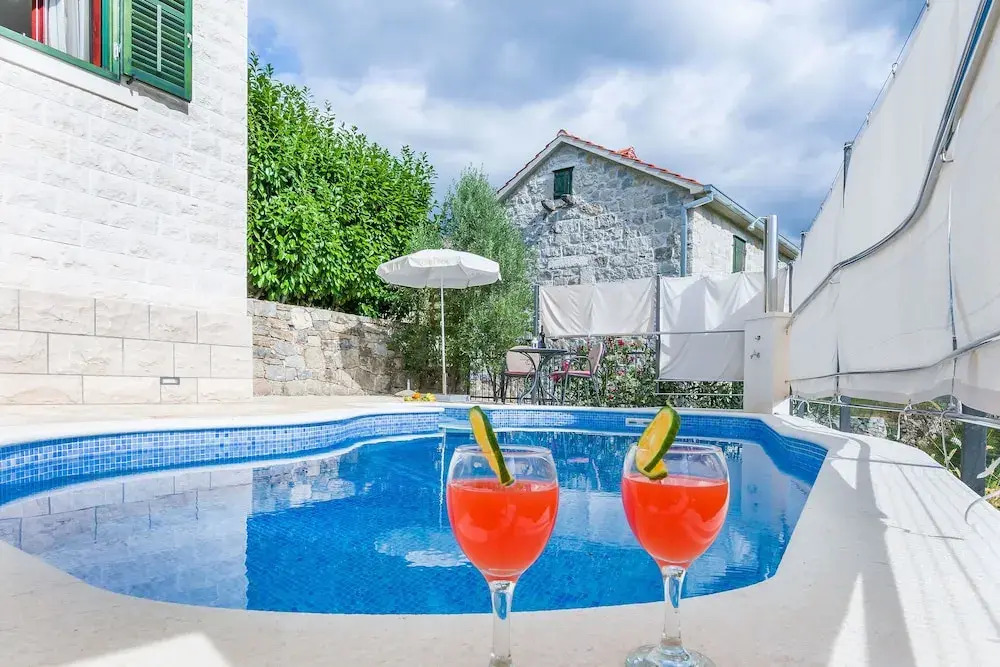 Villa Holiday home Zvecanje