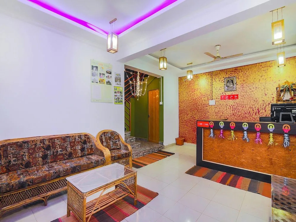 OYO 15449 Hotel Padma