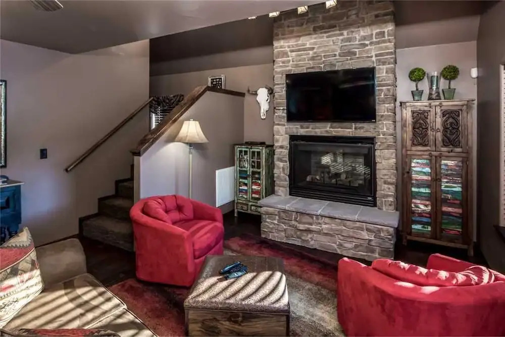 Fifth Dimension - Two Bedroom Cabin with Hot Tub