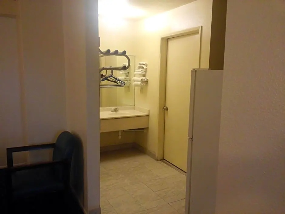 Evergreen Inn