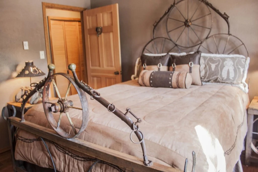 Frontier Lodge