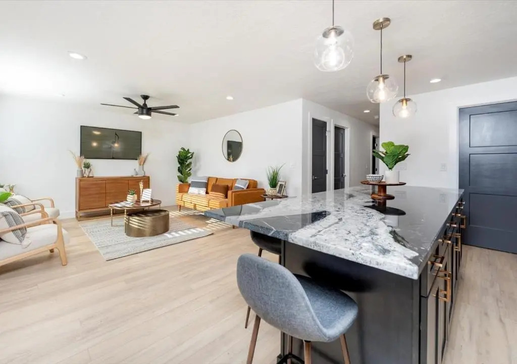 Mid Century Modern Boise-River Bungalow w/ Hot Tub