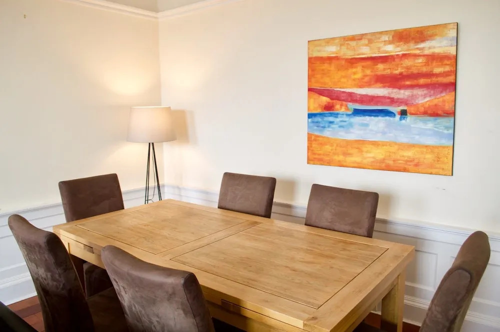 3 Bedroom Central Flat With Castle Views