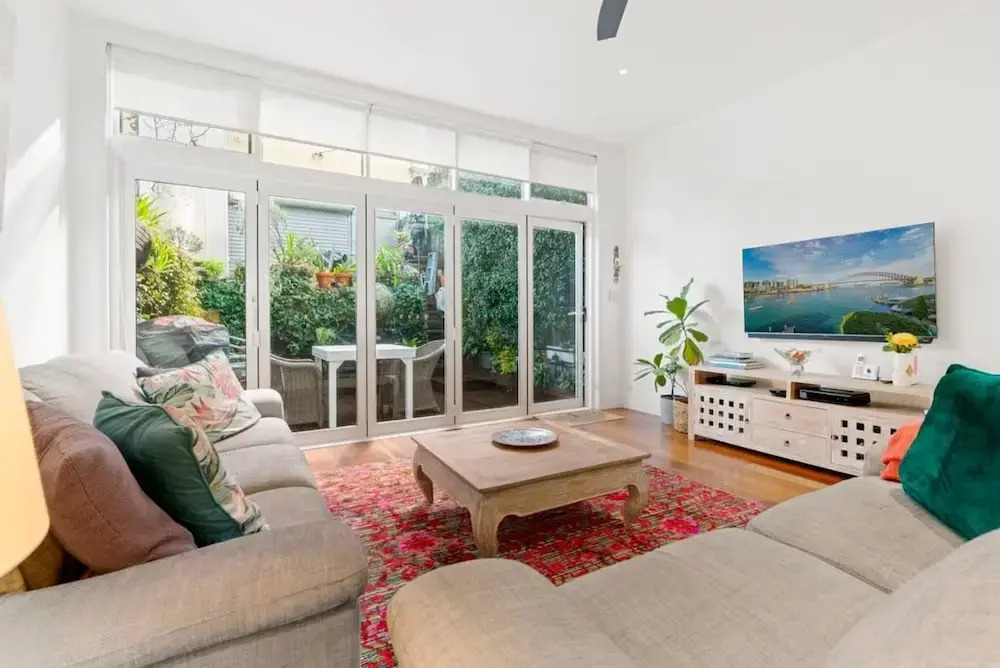 Bright Home in Trendy Newtown Close to the Park