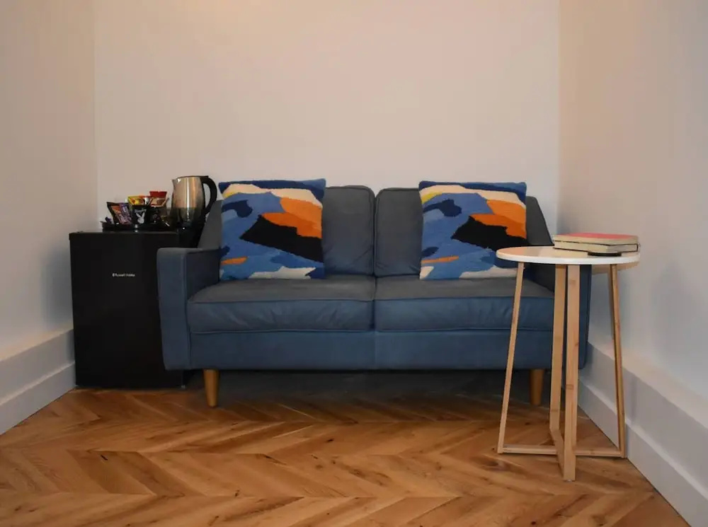 Unique Converted Vault Apartment in Hove