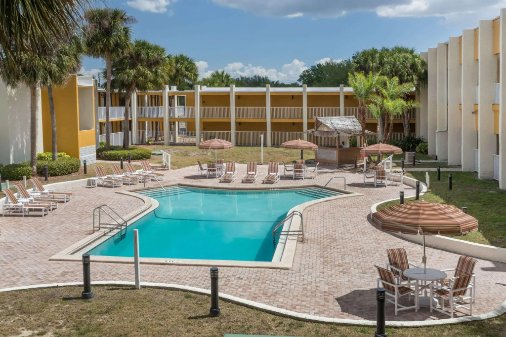 Days Inn & Suites Clermont