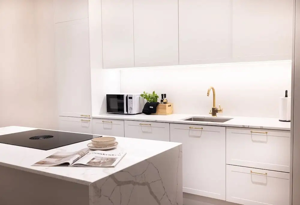 2ndhomes Stunning 3BR Apartment w Sauna