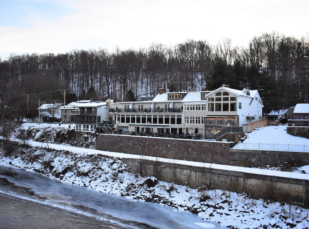 Black Bass Hotel