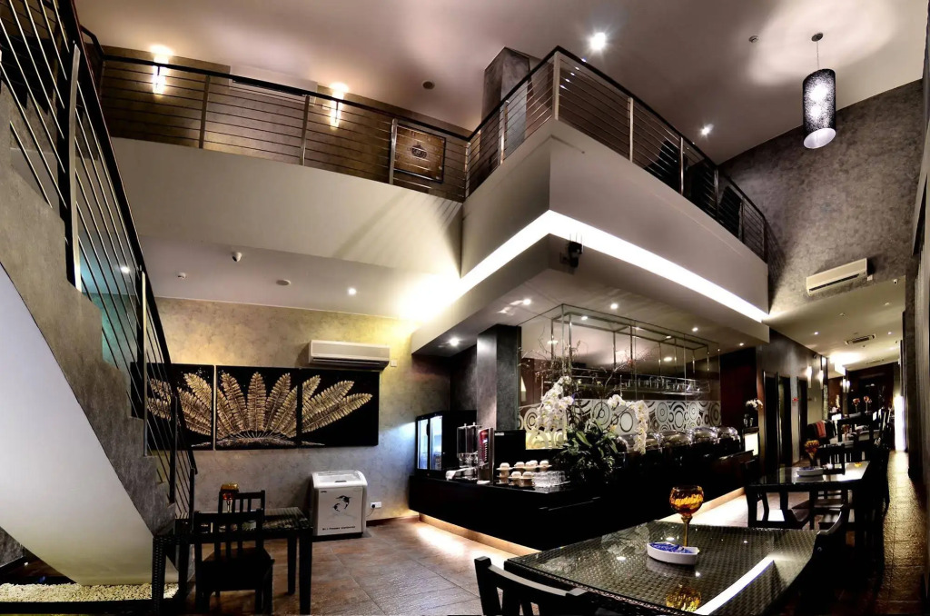 Roomz Hotel