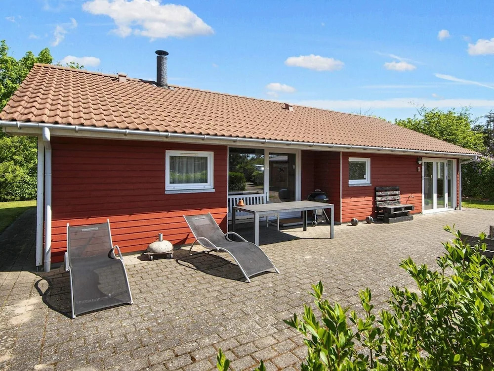 6 person holiday home in Tarm