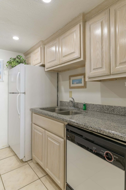 Tiki 218 - Close To The Beach 1br Condo Sleeps 4 1 Bedroom Condo