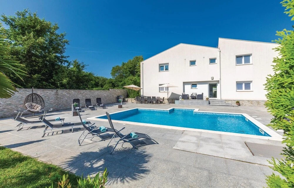 Awesome Home in Nedescina With Wifi and 5 Bedrooms