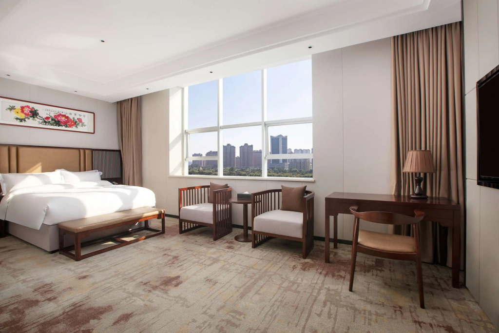 Ramada Encore by Wyndham Linqu Downtown