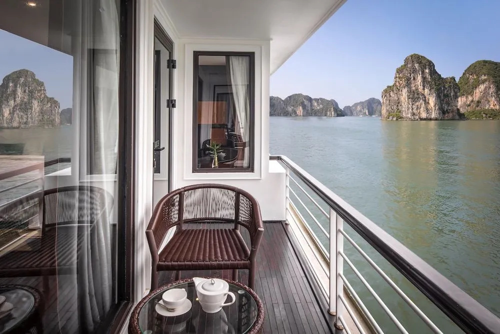 Ambassador Signature Cruise - Lan Ha Bay