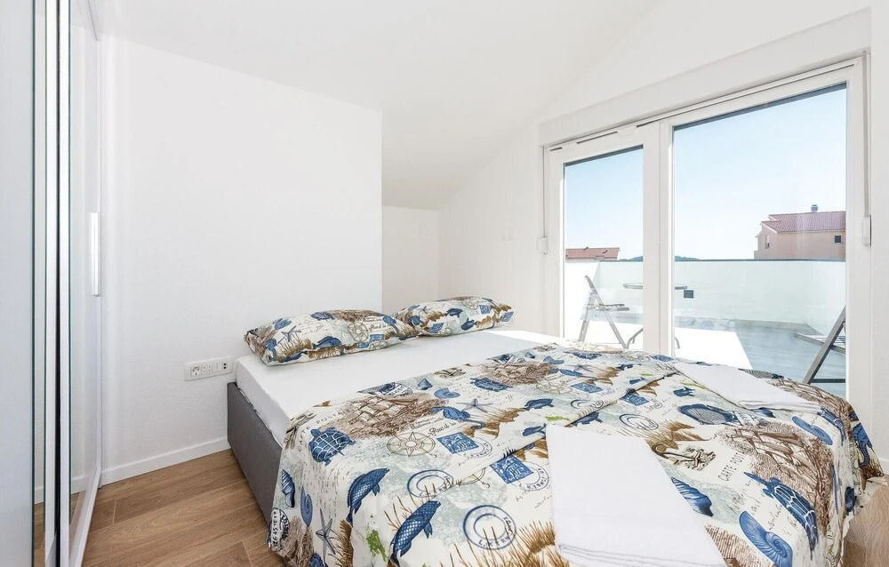 Four-Bedroom Holiday Home In Sibenik