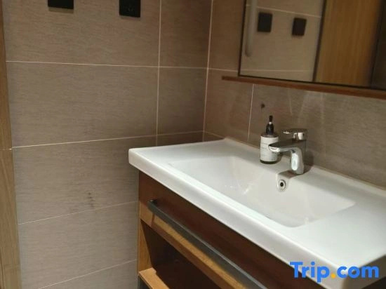 Homeinn Selected Hotel (Hengshui Huizhong Outlet Hengshui High School Branch)