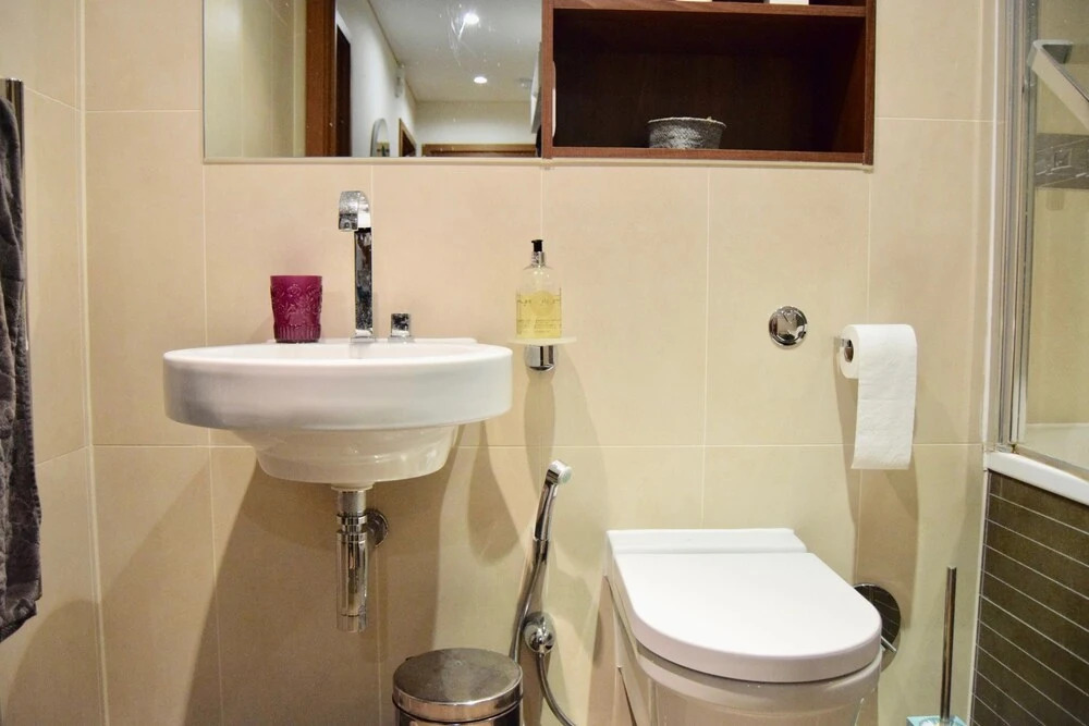 Bright 1 Bedroom Apartment With River Views