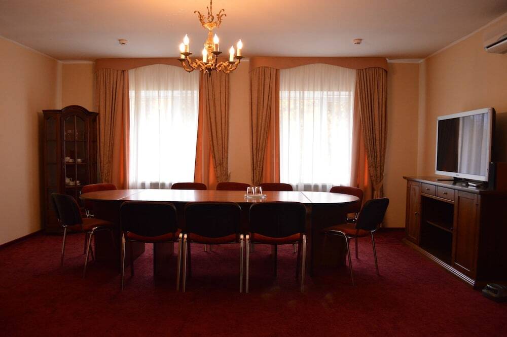 Uzkoe Hotel