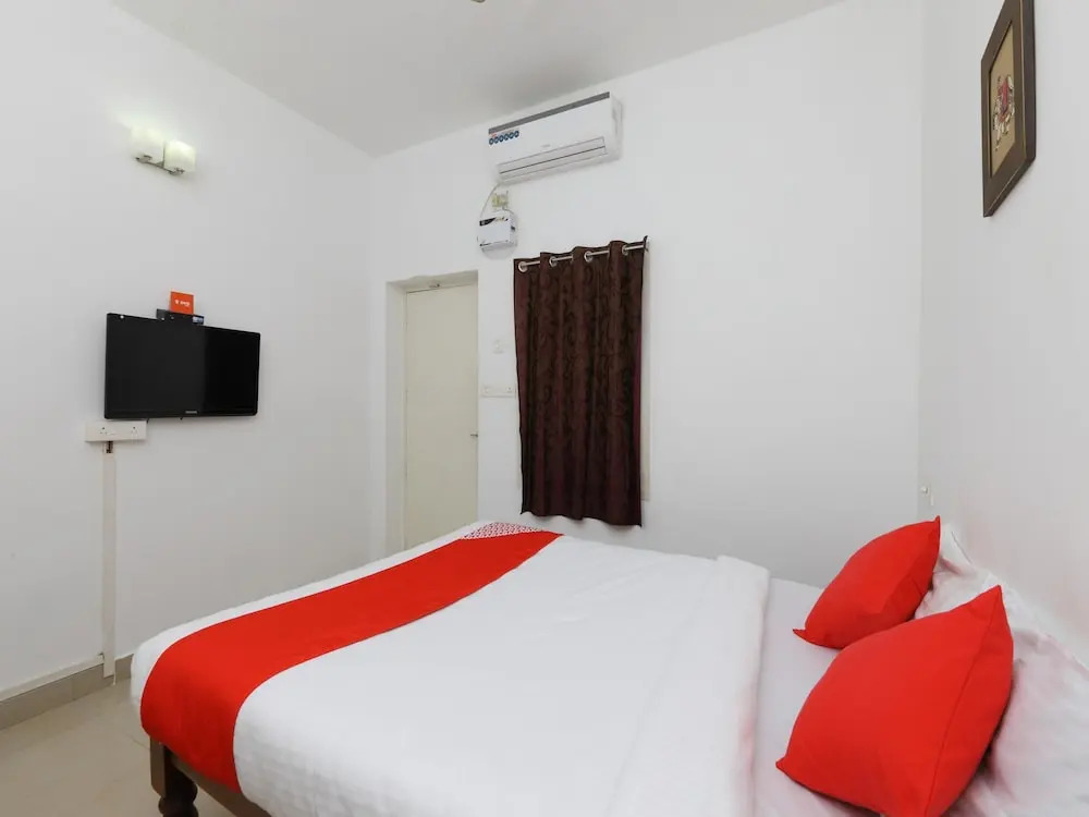 OYO 14440 Home Comfort 1BHK Near Auroville Beach