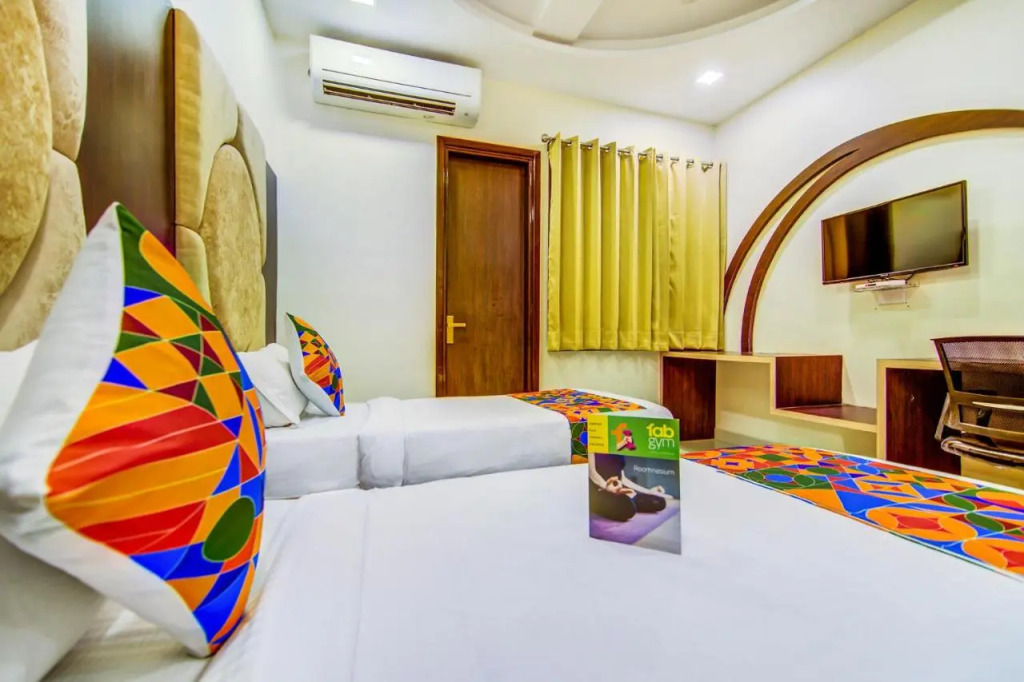 FabHotel Nayyar Inn II
