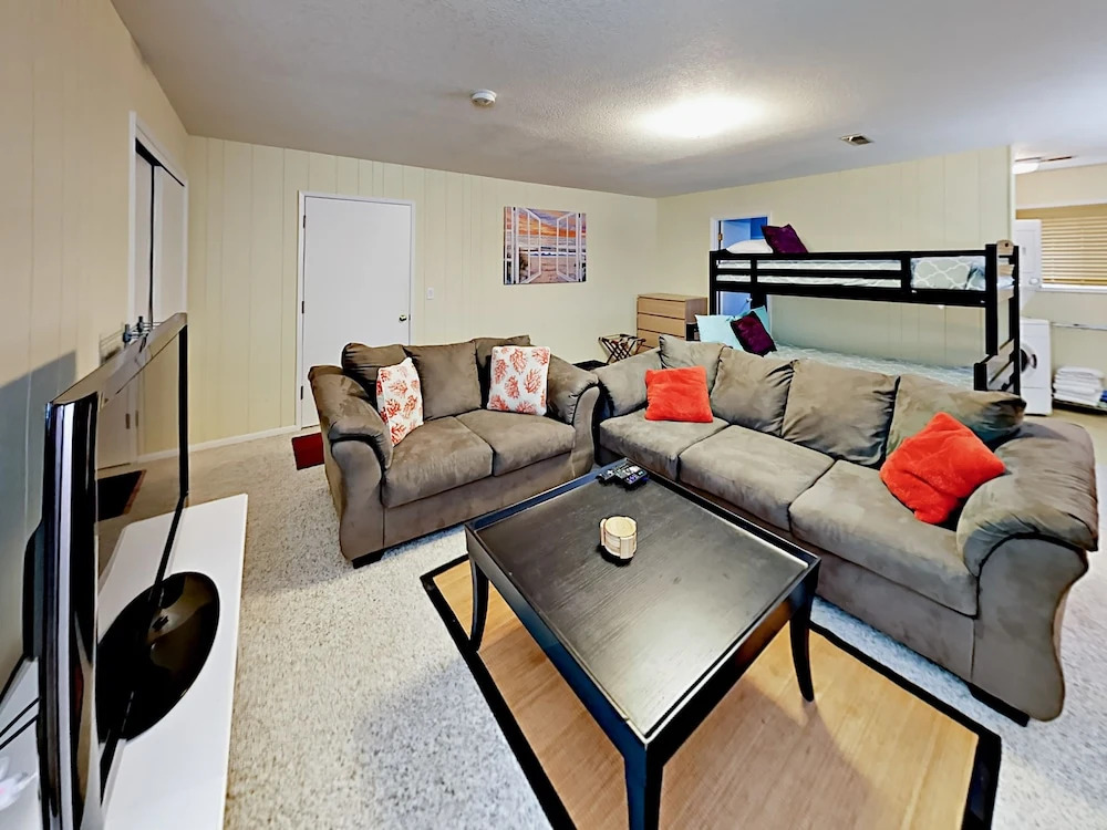 457 NW 57th St Home 2 Bedrooms 2 Bathrooms Home