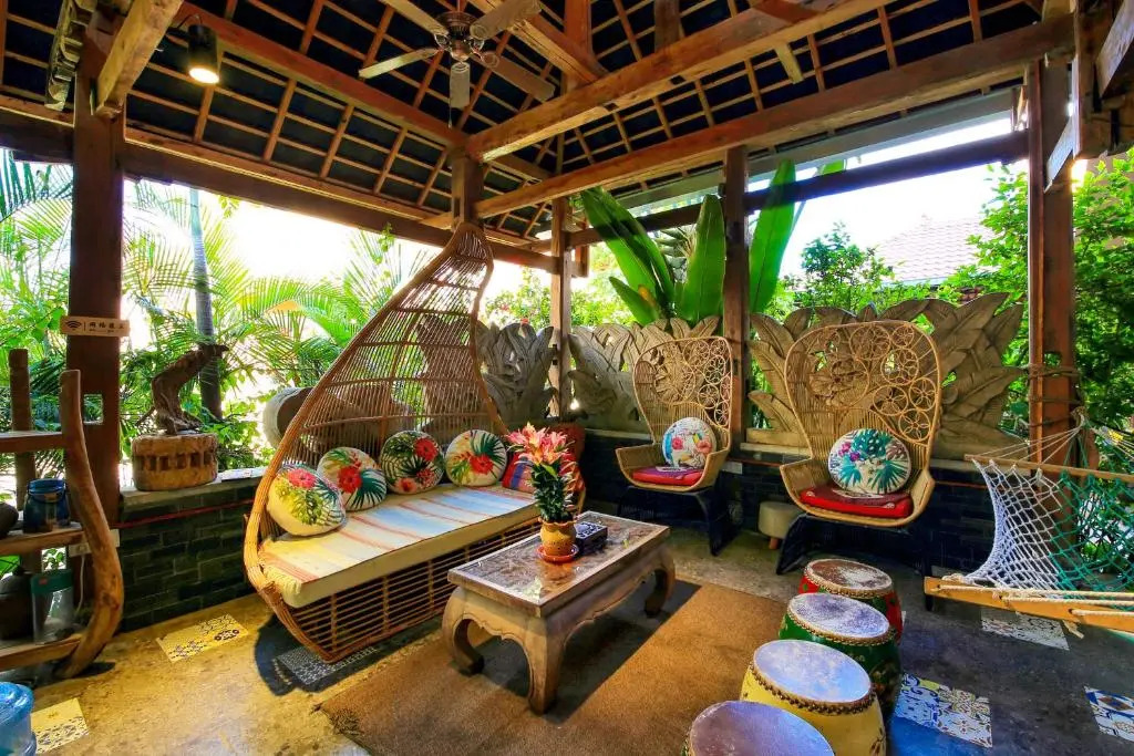 Hidden Garden Inn (Airport Transfer)