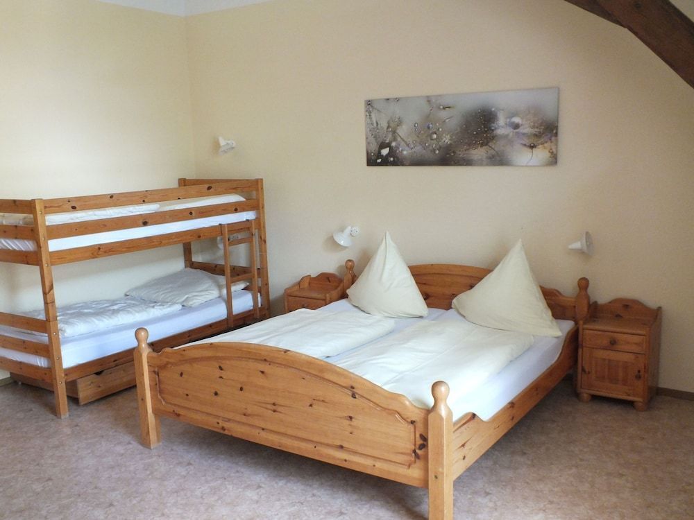 Appartements & Reitschule Fuchsenhof