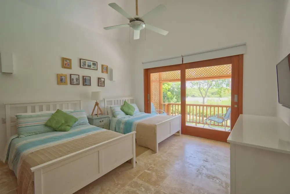 Amazing 4-bedroom Tropical Villa With Private Pool and Golf Course View at Luxury Resort