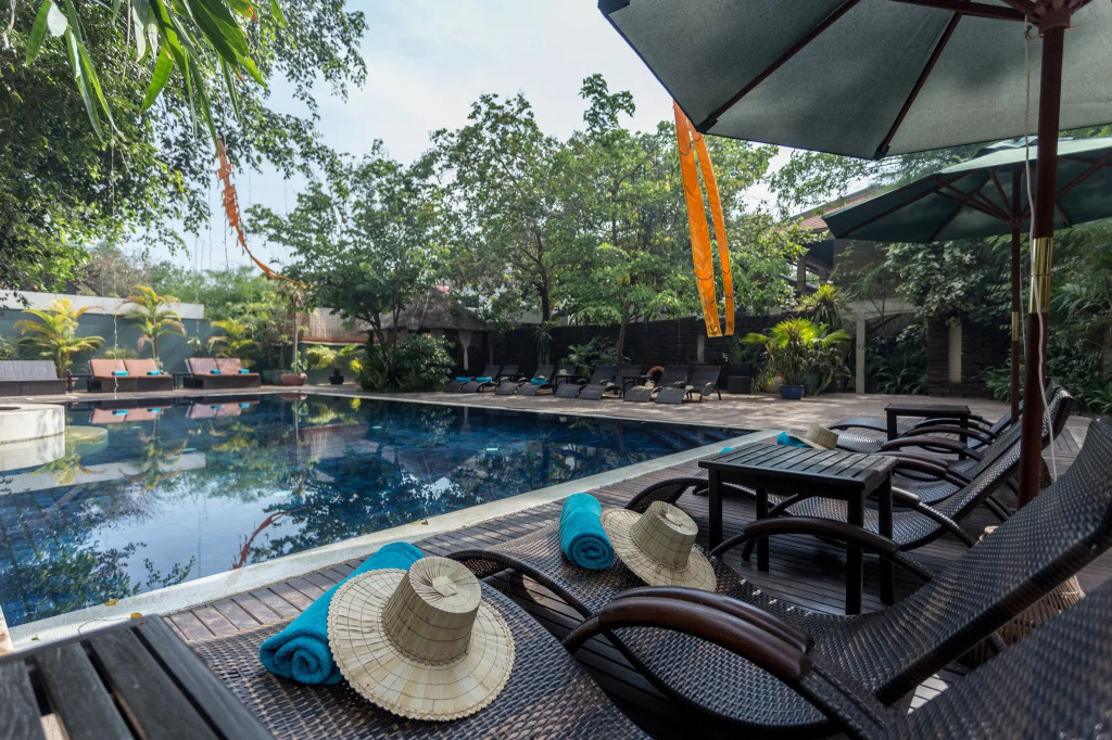Отель Heritage Suites